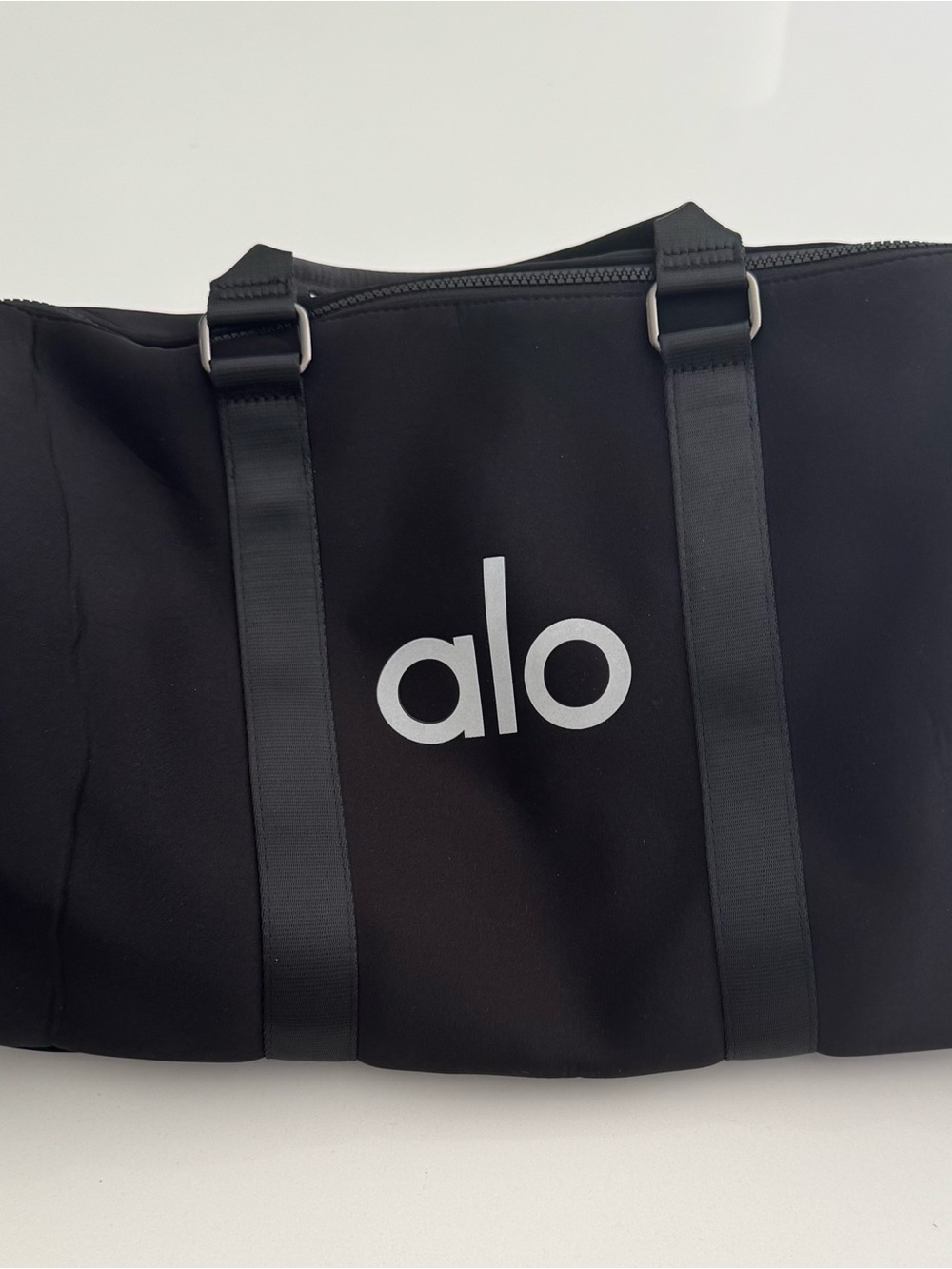 ALO Yoga Traverse Large Black Duffel Bag - Picture 3 of 9
